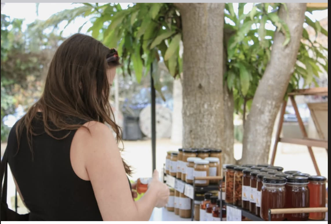 Sunday organic market